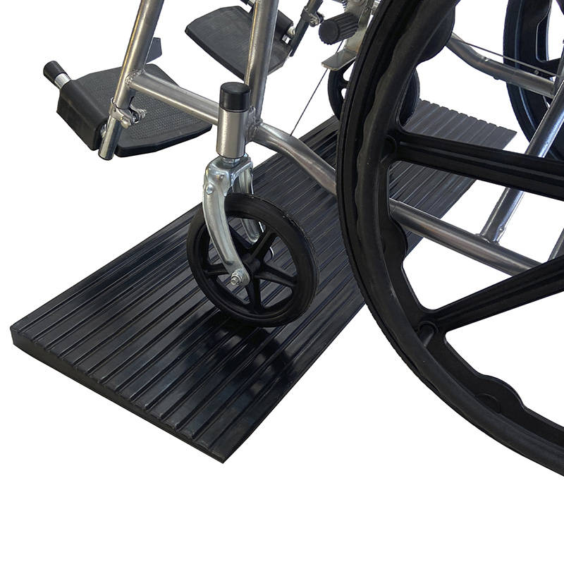 Прочная нескользящая легкая пороговая рампа для инвалидной коляски, портативный помощник при переходе, коврик для ступеней в помещении/на улице, черный